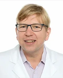 Prof. Dr. med. Michael Ströhlein (Foto: UW/H) Porträtfoto von Prof. Dr. med. Michael Ströhlein