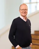 Portrait photo of Dr David Hornemann von Laer