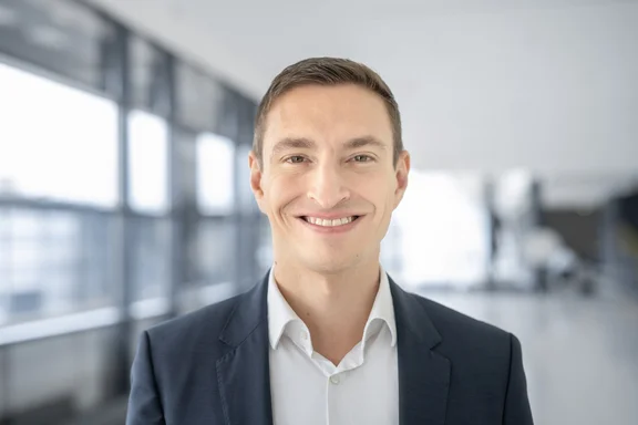 Portraitfoto Prof. Dr. Dominik Englisch