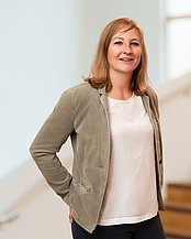 Anja Rotthowe (Photo: Volker Wiciok | UW/H) Portrait photo of Anja Rotthowe