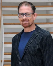 Portrait photo of Univ.-Prof. Dr. Jan Postberg