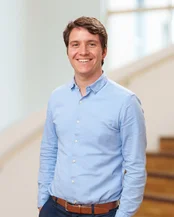 Portrait photo of Nils Braus