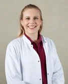 Porträtfoto von Dr. med. dent. Charlotte Brauer