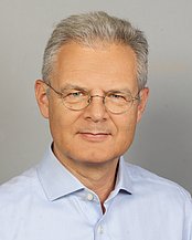 Portrait photo of Prof Dr med. Ralf Weigel