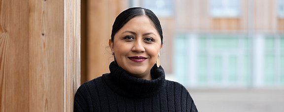 Studying Global Sustainability at the UW/H (Photo: UW/H | Michael Schwettmann) Portrait of a student from the Global Sustainability programme at UW/H