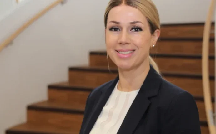 Porträtbild Prof. Dr. Denefa Bostandzic