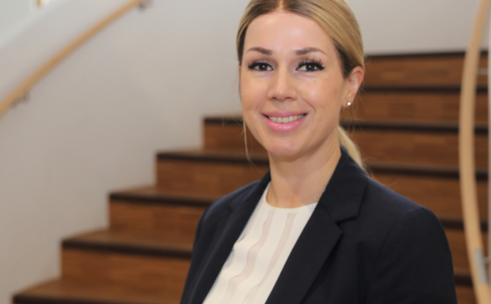 Portrait of Prof Dr Denefa Bostandzic