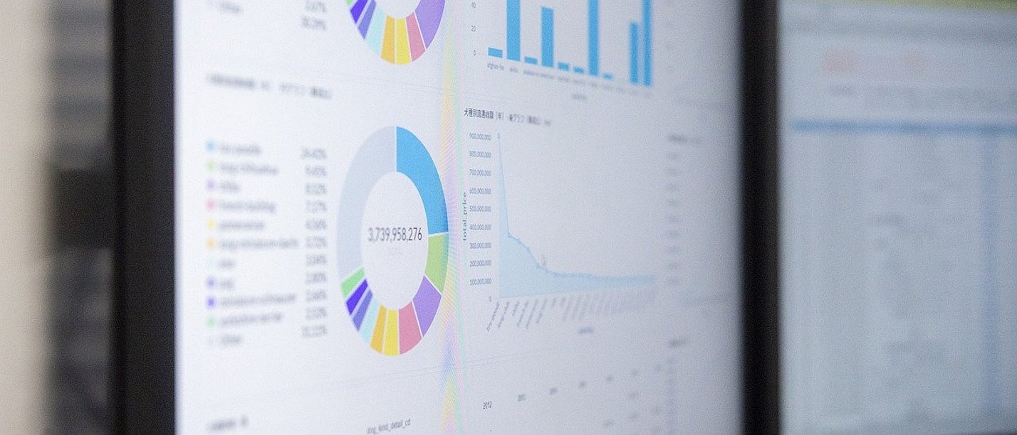 Wissenschaftler:innen können an verschiedenen Veranstaltungen im Bereich Forschungsdatenmanagement teilnehmen. (Foto: pixabay | yatsusimnetcojp) Symbolbild Daten