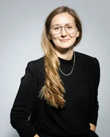 Portrait photo of Dr Regine Ehleiter