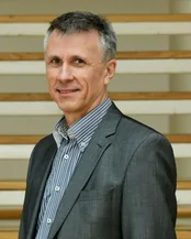 Porträtfoto von Manfred Fiedler 