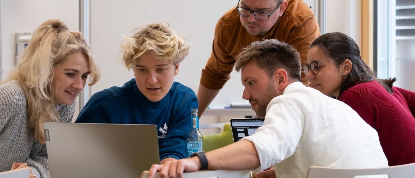 Research Data Day in North Rhine-Westphalia (Photo: UW/H) Illustrative image of students conducting research
