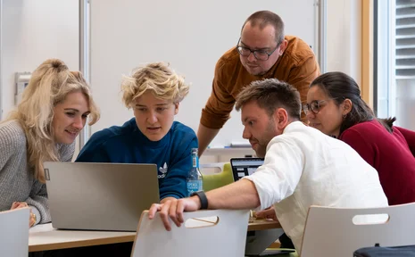Research Data Day in North Rhine-Westphalia (Photo: UW/H) Illustrative image of students conducting research