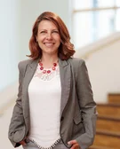 Portrait photo of Katharina Bruder