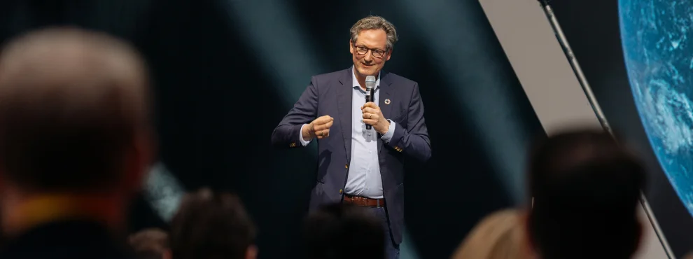 Eckart von Hirschhausen on stage