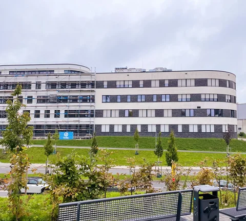 Exterior shot of the building on Pferdebachstraße
