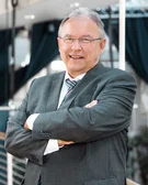 Porträtfoto von Univ.-Prof. Dr. Arist von Schlippe