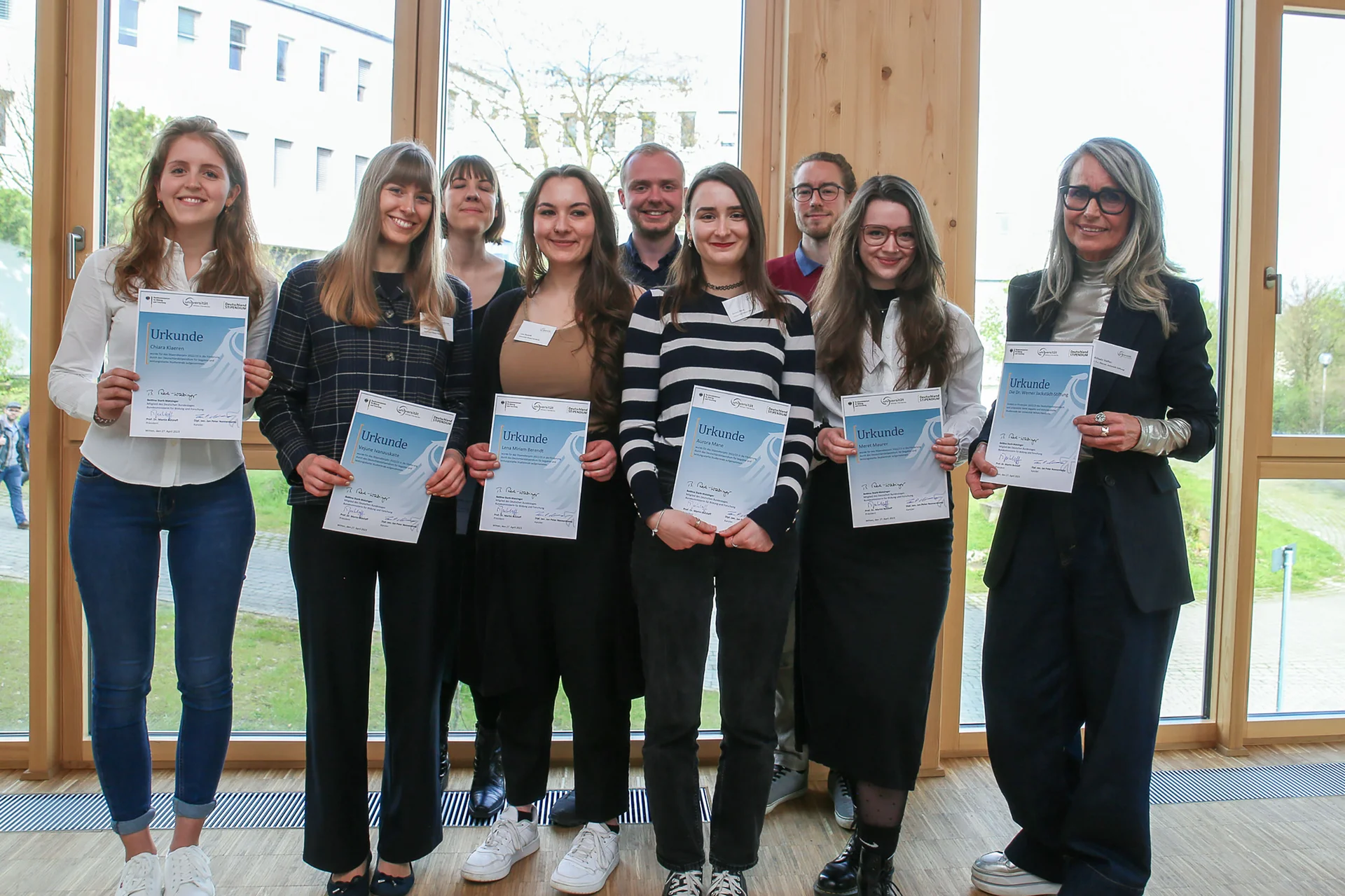 Students at UW/H receiving the Germany Scholarship (group photo with certificate)..