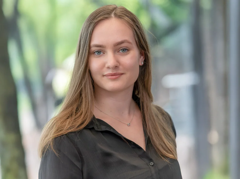 Porträtbild einer jungen Frau.