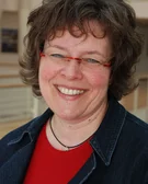 Portrait photo of Ulrike Muhr