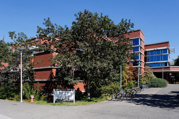 Das Gebäude der Gustavson School of Business, an der der Doppelabschluss gemacht werden kann.