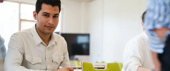 Ein Masterstudent im Fach Management (M. Sc.) an der UW/H 