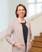 Portrait Photo of Lisa Brakensiek