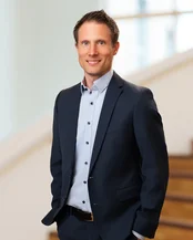 Porträtfoto von Dr. Maarten Volkers