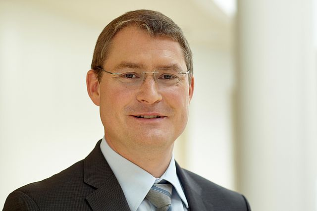 Prof. Dr. Tom A. Rüsen