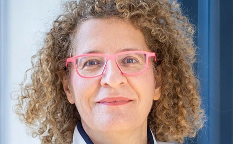 Prof. Tiziana Casciaro von der Rotman School of Management der University of Toronto ist zu Gast an der UW/H. Foto: Eugene Grichko Porträt einer Frau