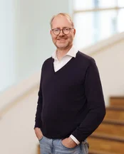 Portrait photo of Dr David Hornemann von Laer