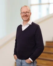 Porträtfoto von Dr. David Hornemann von Laer