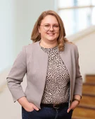 Porträtfoto von Dr. Alina Tausch