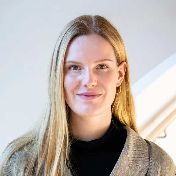 Hanne Wortmeyer | Studentin PPÖ – Philosophie, Politik und Ökonomik (B. A.) (Foto: privat) Porträt einer Frau