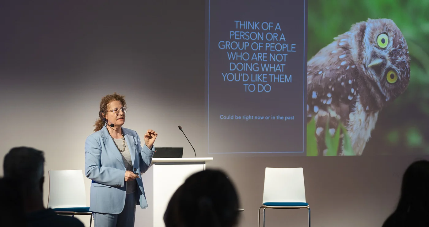 Tiziana Casciaro hält ihre Distinguished Lecture vor Publikum