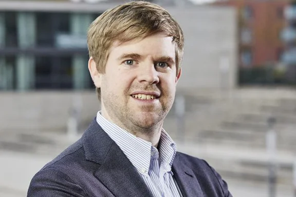 Prof. Dr. rer. pol. Christopher Niehues (Foto: Privat) Portaitfoto von Prof. Dr. rer. pol. Christopher Niehues