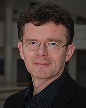 Porträtfoto von Prof Dr Herbert Mayer