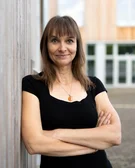 Portrait photo of Sabine Stratmann