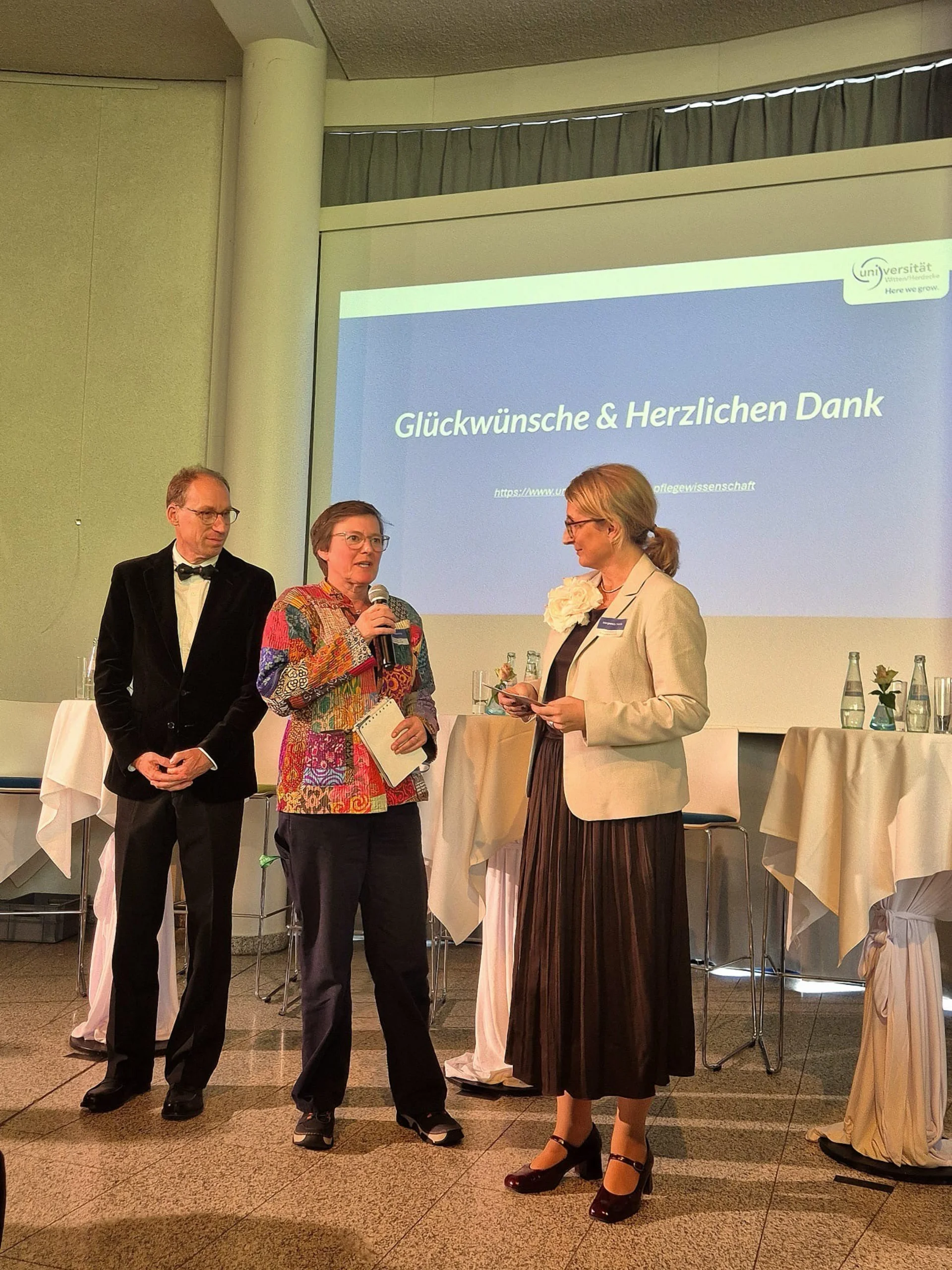 Oliver Herber, Sabine Metzing und Margareza Halek (Foto: Kristin Schütz) Oliver Herber, Sabine Metzing und Margareza Halek halten einen Vortrag