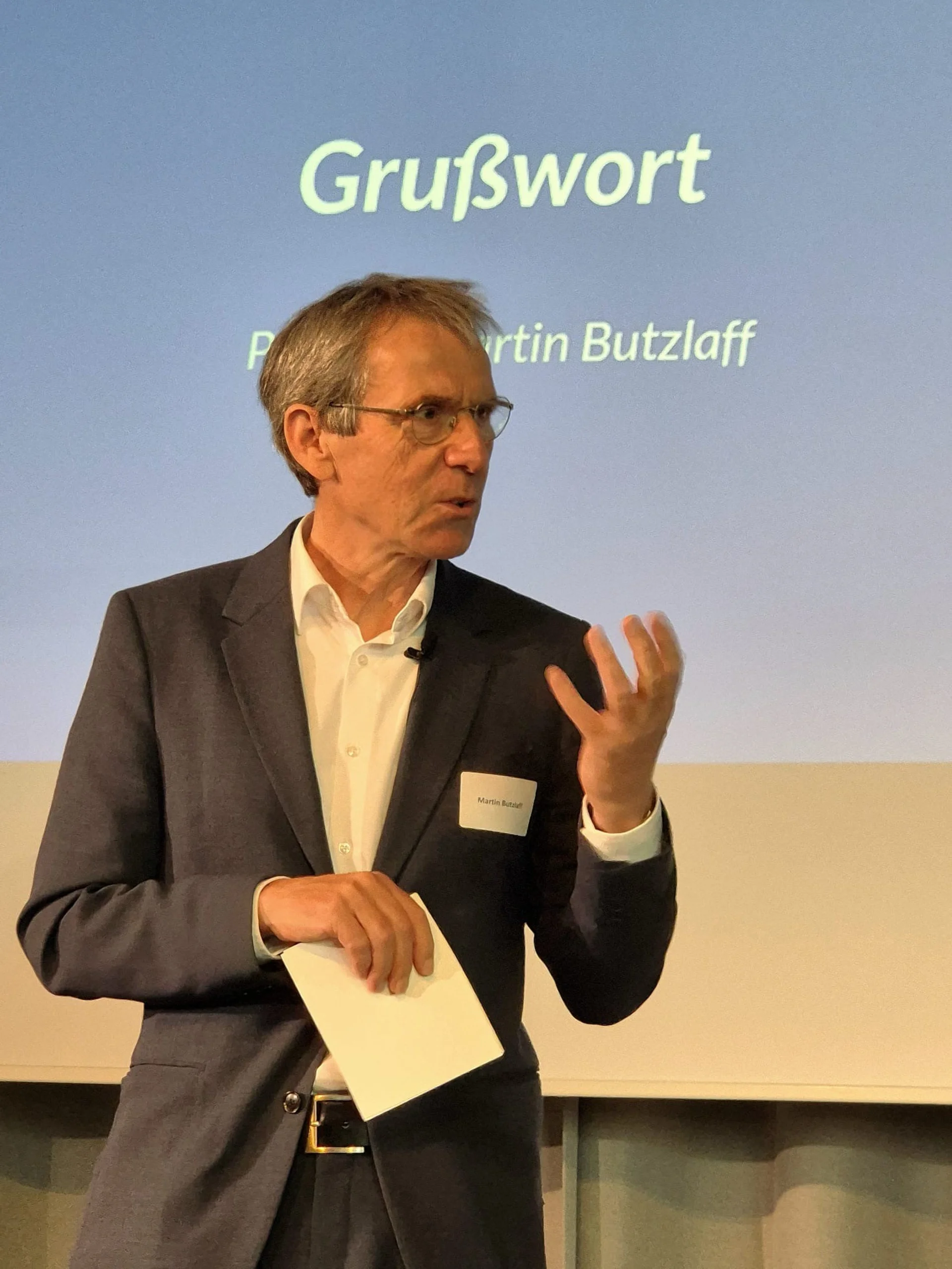Begrüßung von Martin Butzlaff (Foto: Kristin Schütz) Begrüßung zu 30 Jahre Pflegewissenschaft durch Martin Butzlaff