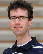 Portrait photo of Univ.-Prof Ulrich Weger