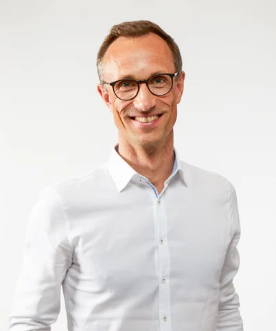 Portraitfoto von Thomas Bauer