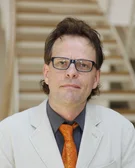 Portrait photo of Univ.-Prof Dr Martin W. Schnell