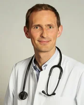 Porträtfoto von Dr. med. Leonard Fehring