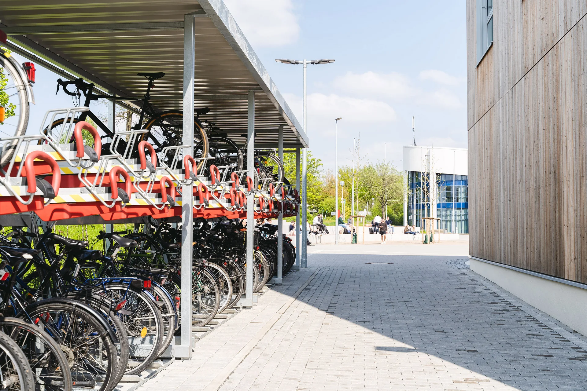 Bicycle car park at the UW/H (Photo: UW/H | Johannes Buldmann) Bicycle car park at the new UW/H building.