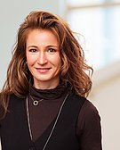 Angelika Taetz-Harrer (Photo: Volker Wiciok | UW/H) Portrait photo Angelika Taetz-Harrer