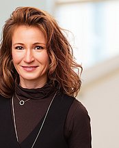 Porträtfoto von Angelika Taetz-Harrer