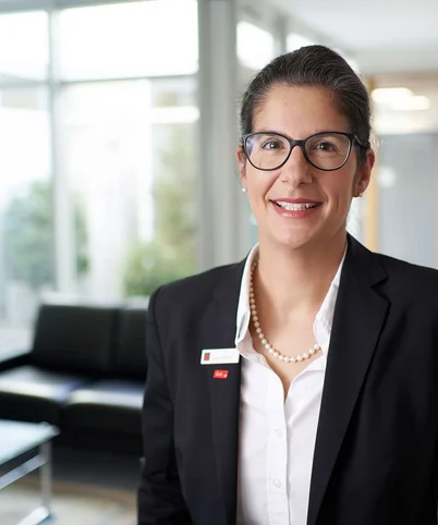 Portraitfoto von Andrea Psarski, Mitglied des Kuratoriums der UW/H