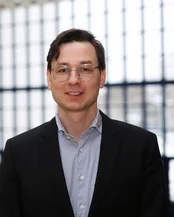 Prof Dr Lukas Stötzer (Photo: UW/H) Portrait picture of Prof Dr Lukas Stötzer