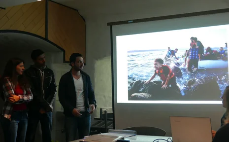 2. Online-Konferenz: Zertifikat für Fortgeschrittene Studien (CAS) im kollektiven Traumaintegrationsprozess (CTIP) (Foto: Prof. Dr. Kazuma Matoba) Symbolbild von präsentierenden Studierenden