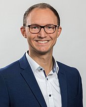 Univ.-Prof. Dr. Sven Meister (Foto: UW/H) Porträtfoto von Univ.-Prof. Dr. Sven Meister